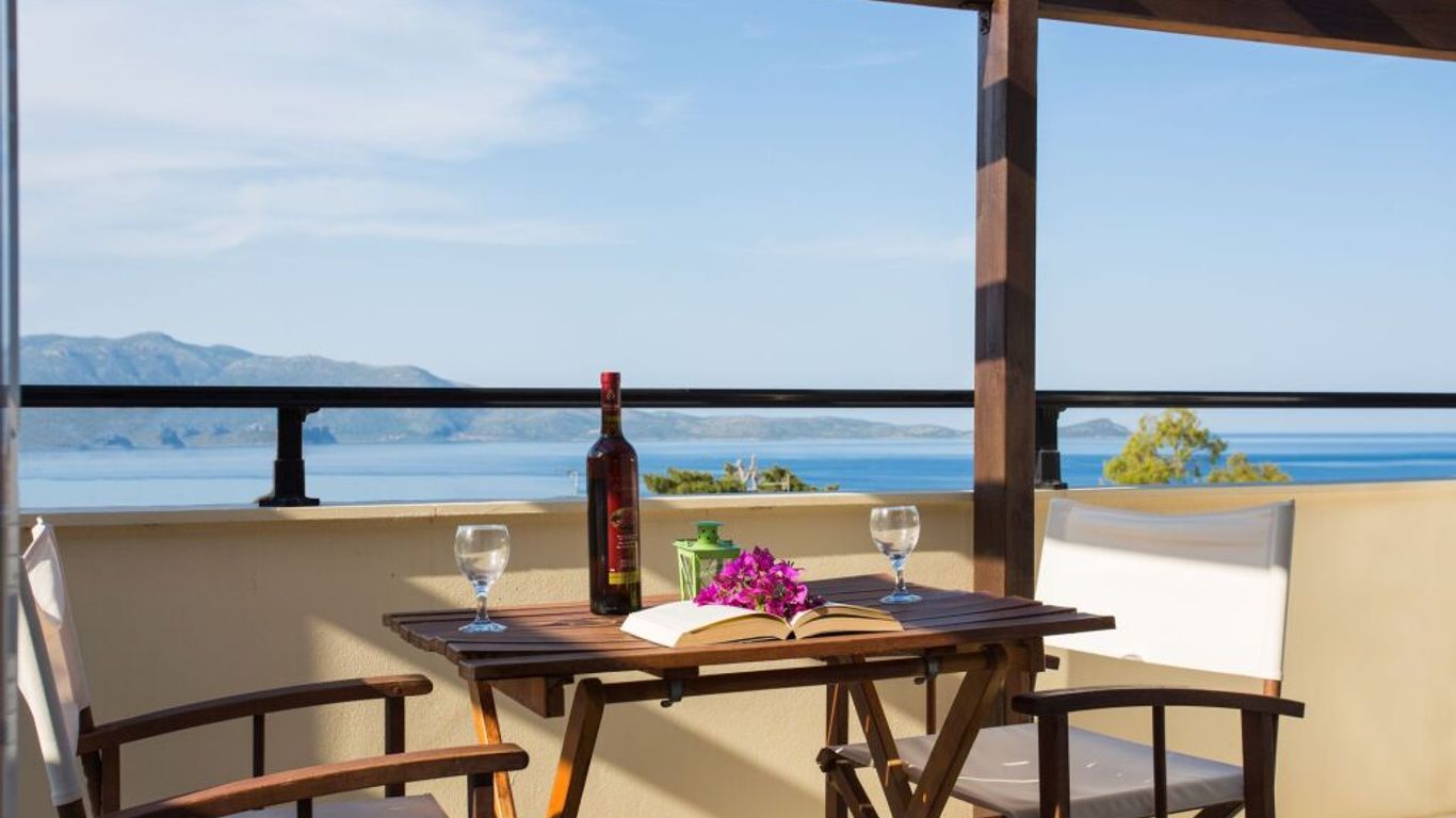 Malvasia Corner Studios - ex Romeo's House