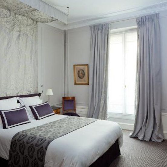 Bedroom view of Hôtel Mansart