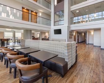 Drury Inn & Suites Paducah - פדוקה - לובי