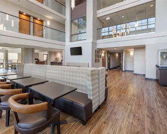 Drury Inn & Suites Paducah - פדוקה - לובי