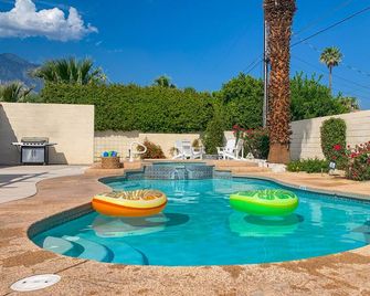 Palm Springs Pet Friendly Pool and Spa Oasis - Desert Hot Springs - Piscina