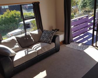 Purple House - Arrowtown - Balcón