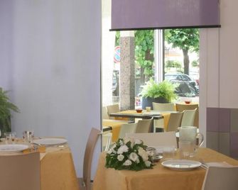 Hotel Villa Rossi - Bellaria-Igea Marina - Restaurante