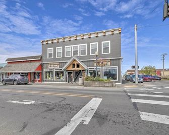 Adorable Downtown Studio - 1 Block to Long Beach! - Long Beach - Building