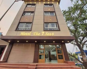 Hotel The 7 Seas - Rishikesh - Gebouw