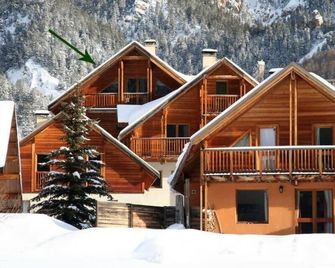 Le Sorè Hameau des Chazals Nevache Hautes Alpes - Névache - Bâtiment