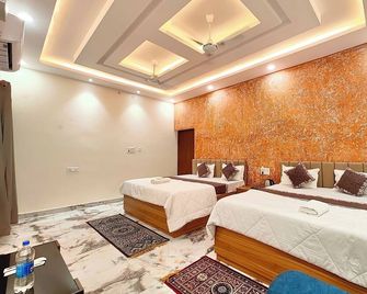Hotel Vrindavan Palace Ayodhya - Ayodhya - Habitación