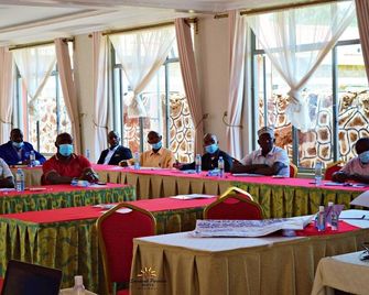 Savannah Paradise Hotel Makindu - Makindu