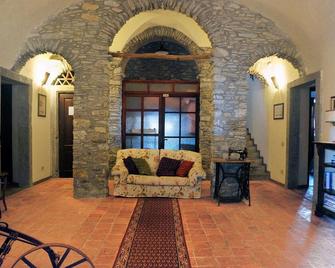 Giunasco - Bagnone - Sala de estar