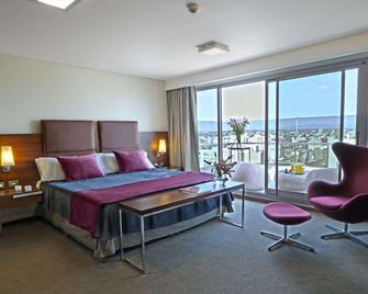 Howard Johnson Hotel & Suites La Cañada Cordoba - Cordoba - Yatak Odası