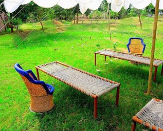 Chambal Wildlife Safari Lodge - Bah - Patio
