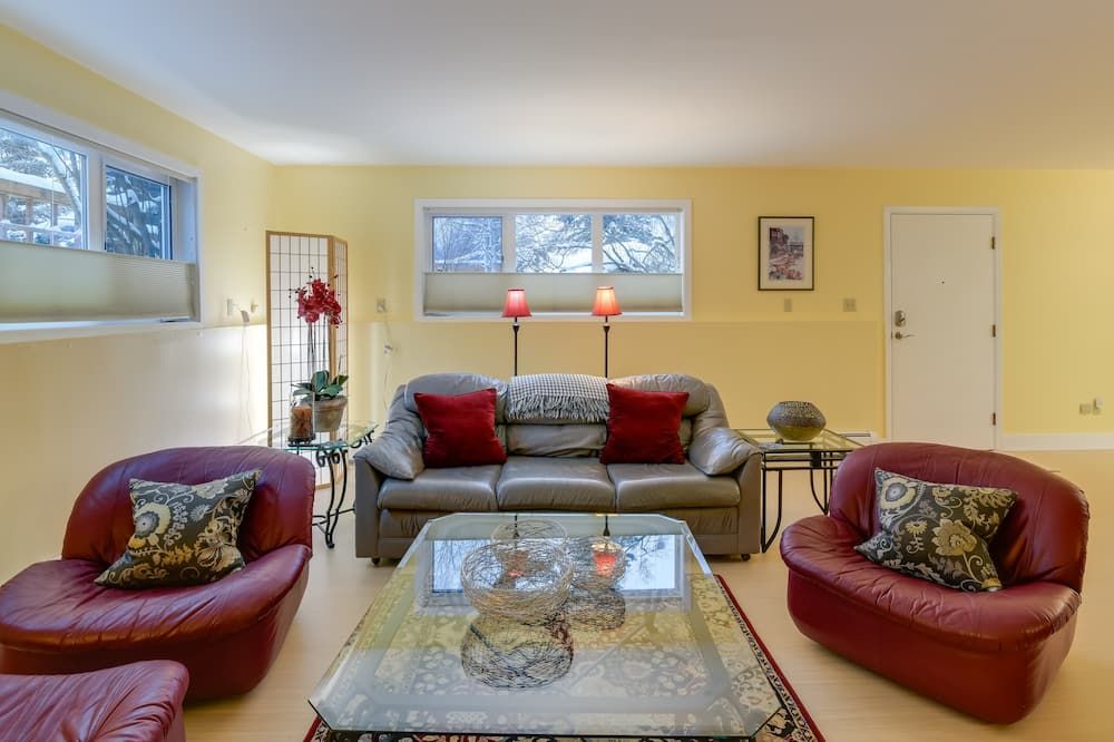 Anchorage Vacation Rental Near Coastal Trail! - אנקוראג' - סלון