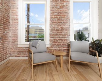 ذا جيسي هوتل آند بار - رينو - غرفة معيشة