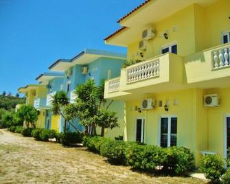 Meraki Apartments and Studios - Tolo - Edificio