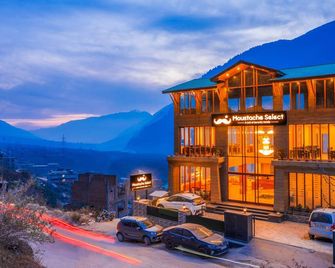 موستاش سيليكت مانالي - مانالى - مبنى