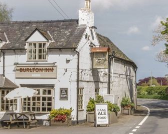 The Coach House At The Gables - Burlton - Building