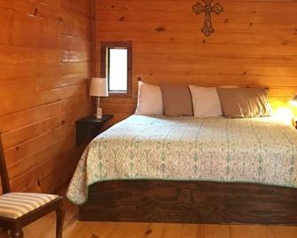 The Leakey Inn By Cmd - Rio Frio - Bedroom