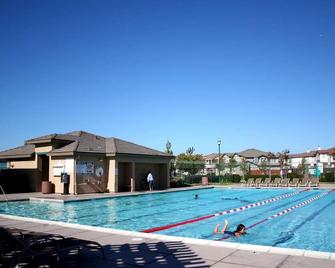 Nice Studio w/ Private Entrance & Yard - Hayward - Pool