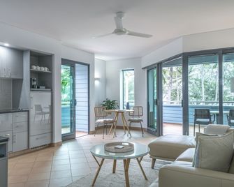 بينينسيولا بوتيك هوتل بورت دوجلاس - أدلتس أونلي هافين - بورت دوغلاس - غرفة معيشة