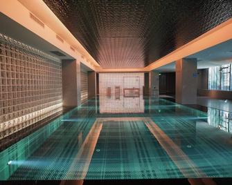 Flow and Co. Qingdao, Autograph Collection - Qingdao - Pool