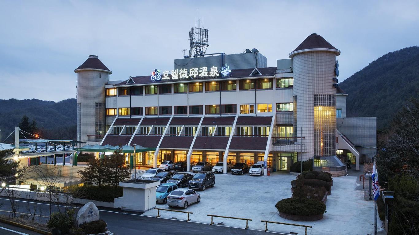 Dukgu Hot Spring Hotel