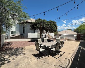 Cozy 2-bedroom house in charming Nogales with AC, WiFi - Nogales - Патіо