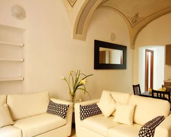 Sardinian Gallery Corso - Bosa - Salon