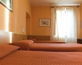 Hotel La Quercia - Mozzo - Habitación