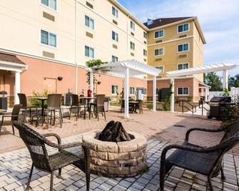 Suburban Studios Quantico - Stafford - Patio