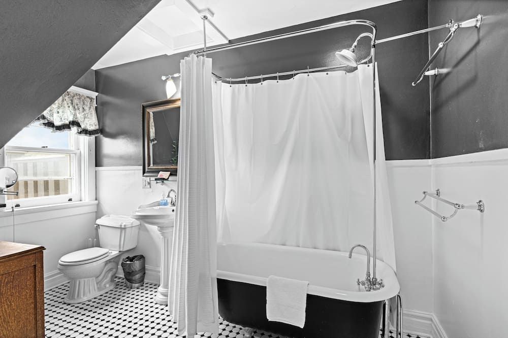 Historic Salyards Mansion by Heirloom Boutique Collection - דולות'