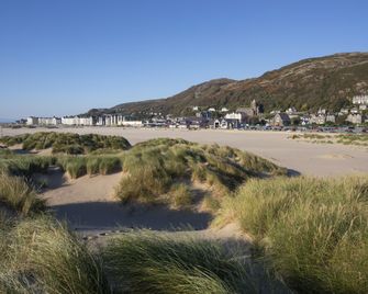Bryn Y Mor - Tywyn