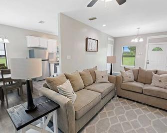 Spacious Country Living with Fishing Lake! - Grand Bay - Living room