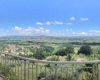 Agriturismo Il Cerreto - Bettona - Balcony