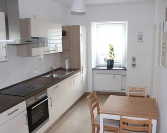 Quiet apartment in the heart of Ediger - Ediger-Eller - Kitchen