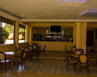 Hotel Levantes - Tororo - Bar