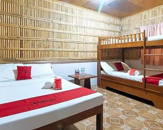 RedDoorz Hostel at Megans Paradisio Beach Resort - San Antonio - Spa