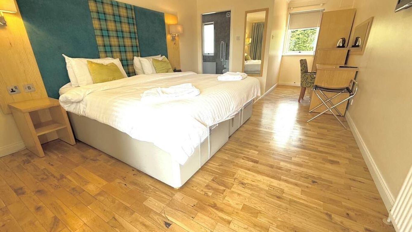 Clubhouse Hotel And Orchid Restaurant