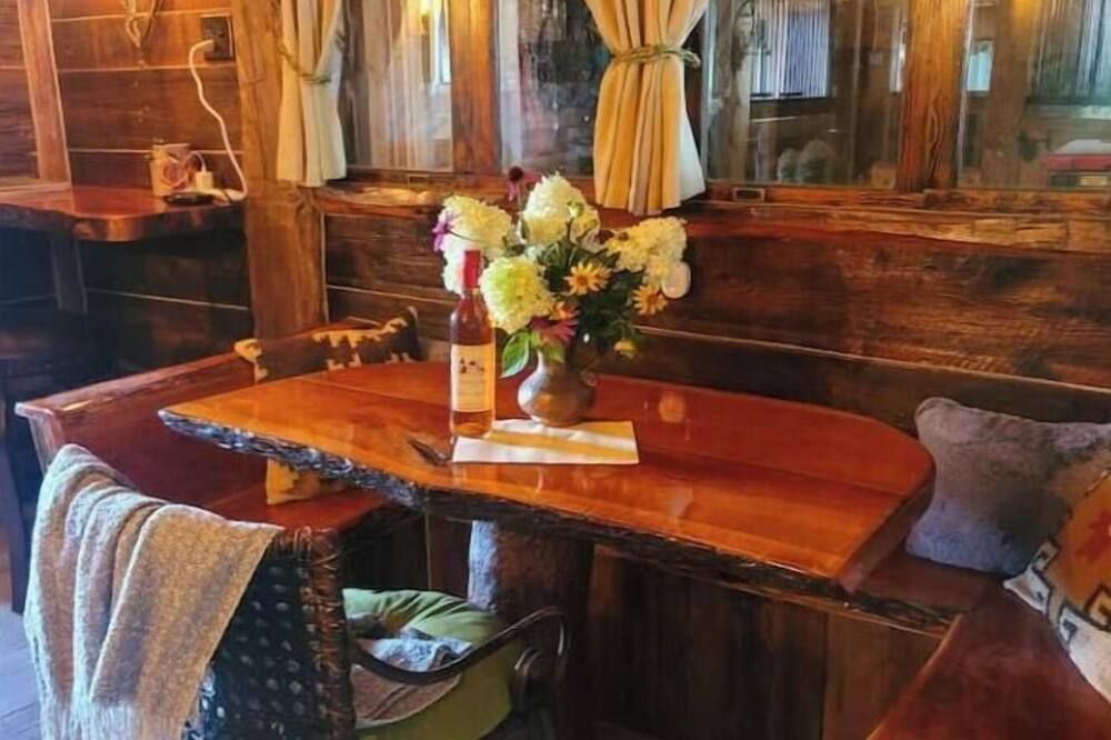 Rustic Luxury w/Horses-Historic Whiskey Distillery