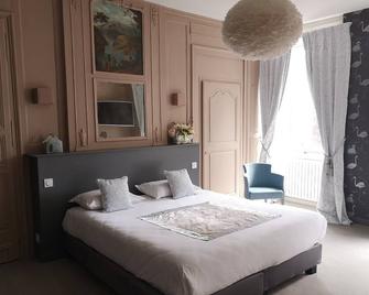 Hotel & Spa Perier Du Bignon - Laval - Camera da letto