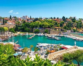 Marina Hostel Pansiyon - Antalya - Extérieur