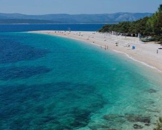 Apartment Dolce Vita - 40 m to the sea & Beach-sleeps 3 - Bol - Beach