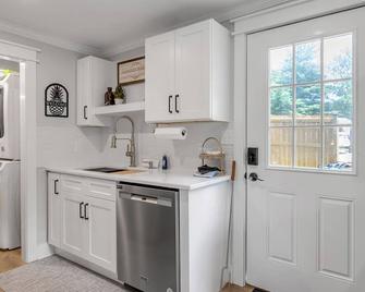 Lake Getaway at Lake Herrington with Golf Cart - Lancaster - Cocina