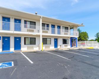 Motel 6 Redding Central - Redding - Bangunan