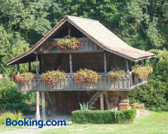 B&B Elegant - Wünnewil-Flamatt - Building