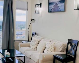 Double Room-Rainier View , 7mins to Dome - Tacoma - Living room