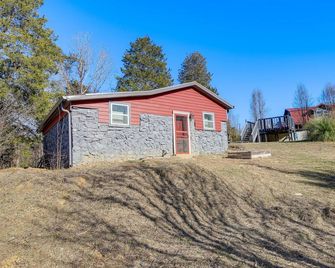 Cozy Cottage w/ Pool Btwn Knoxville & Pigeon Forge - Strawberry Plains - Building