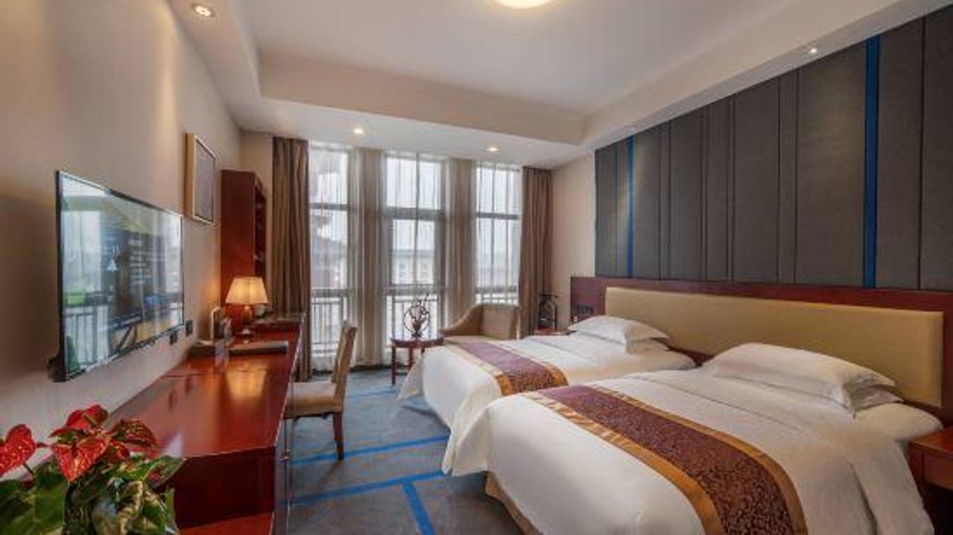 Huashan Mountain International Hotel