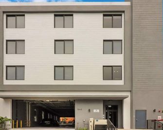 Metropark Hotel - Miami - Building