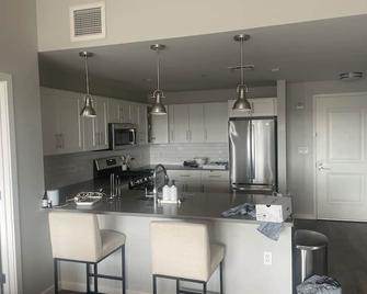 Home sweet home - Oceanside - Kitchen