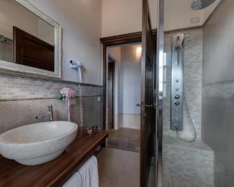 奴百爾農莊酒店 - 恰諾 - 浴室